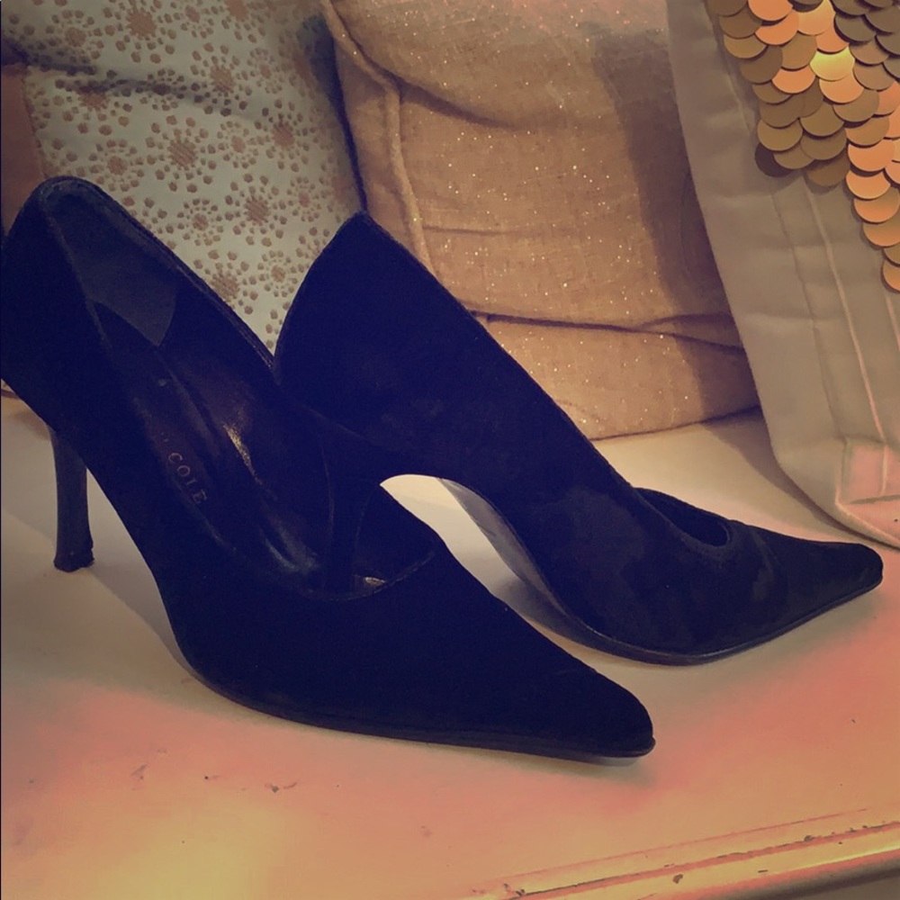 Kenneth Cole Black Genuine Suede Leather Pump